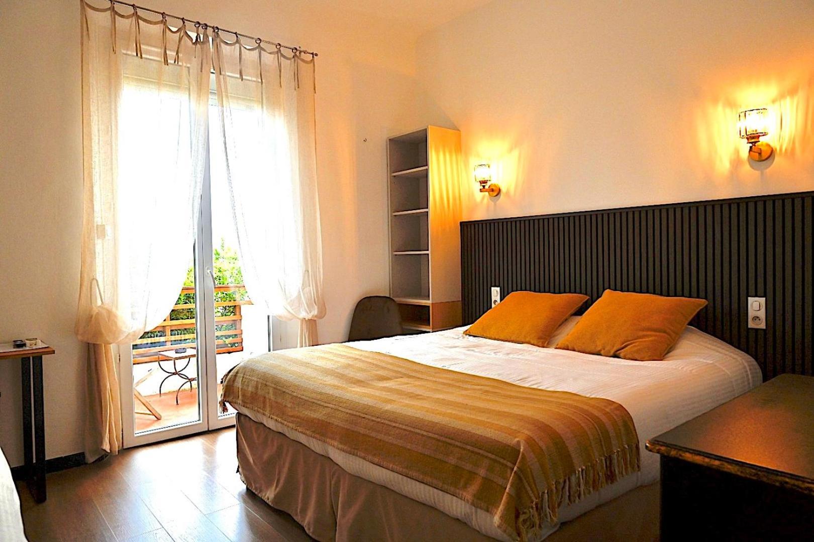 Hotel La Petite Boheme Le Lavandou Exterior photo